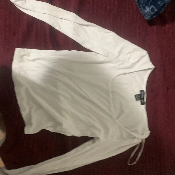 White long sleeve top! - Picture 2 of 4